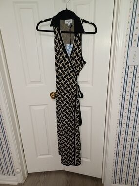 Nwt Diane Von Furstenberg Sleeveless Black & Cream Patterned Wrap Dress